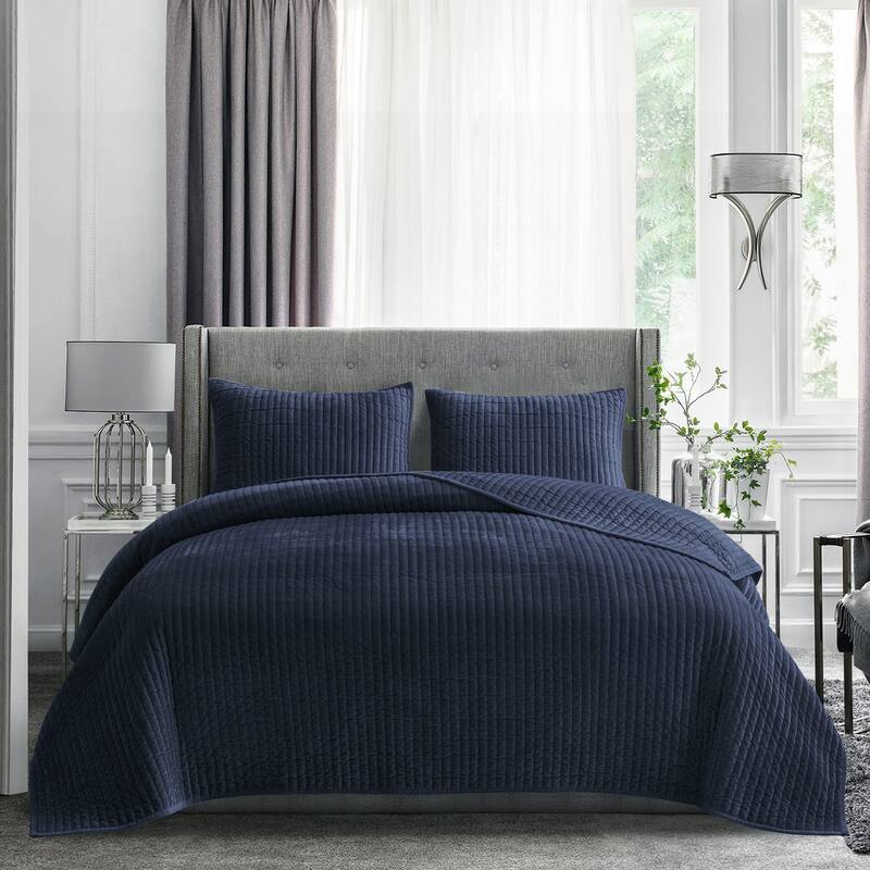 Wonderful Velvet 3 Piece Quilt Set