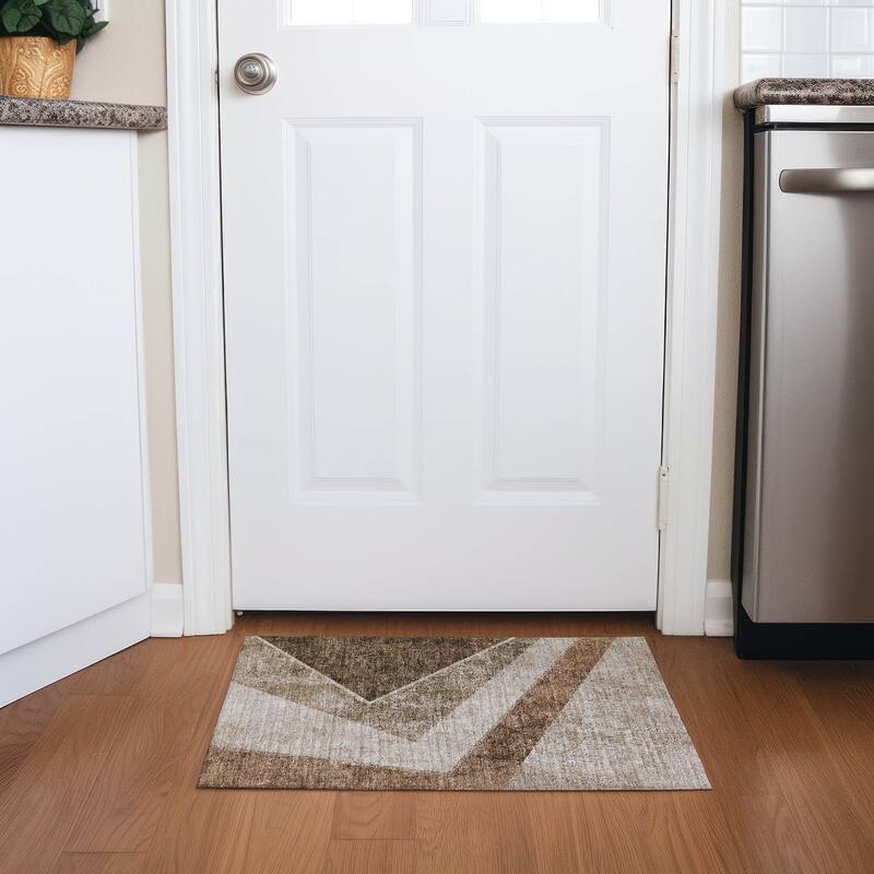 Machine Washable Indoor/ Outdoor Chantille Modern Geometric Rug - Brown - 1'8" x 2'6"