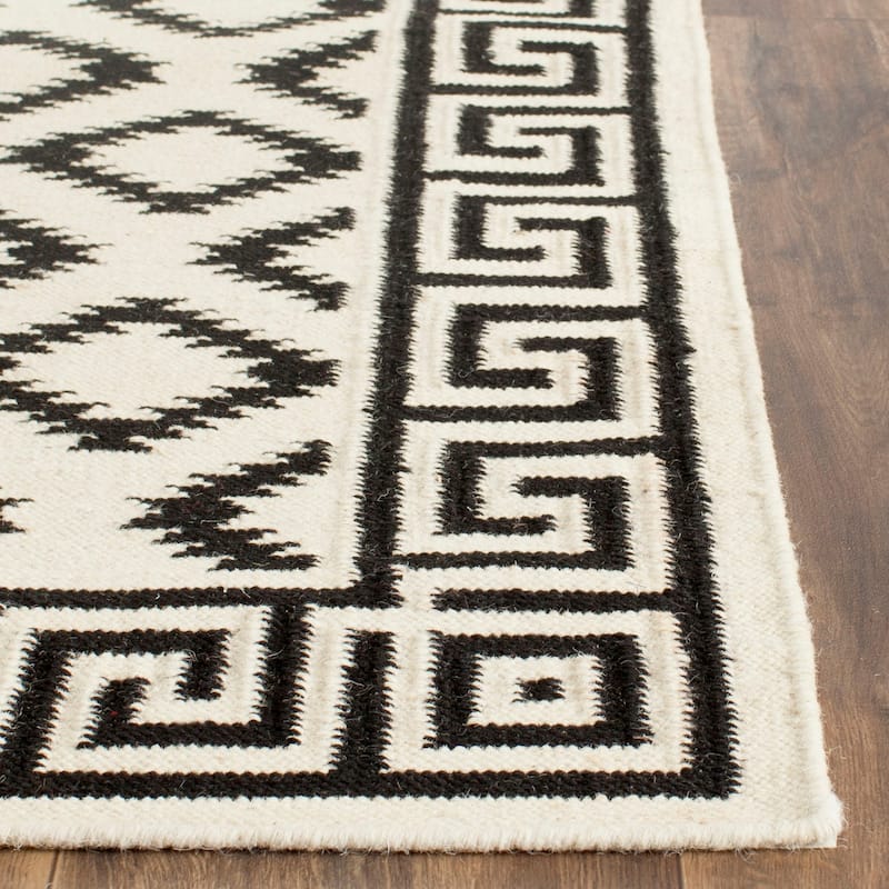 SAFAVIEH Handmade Flatweave Dhurries Adrienn Modern Moroccan Wool Rug