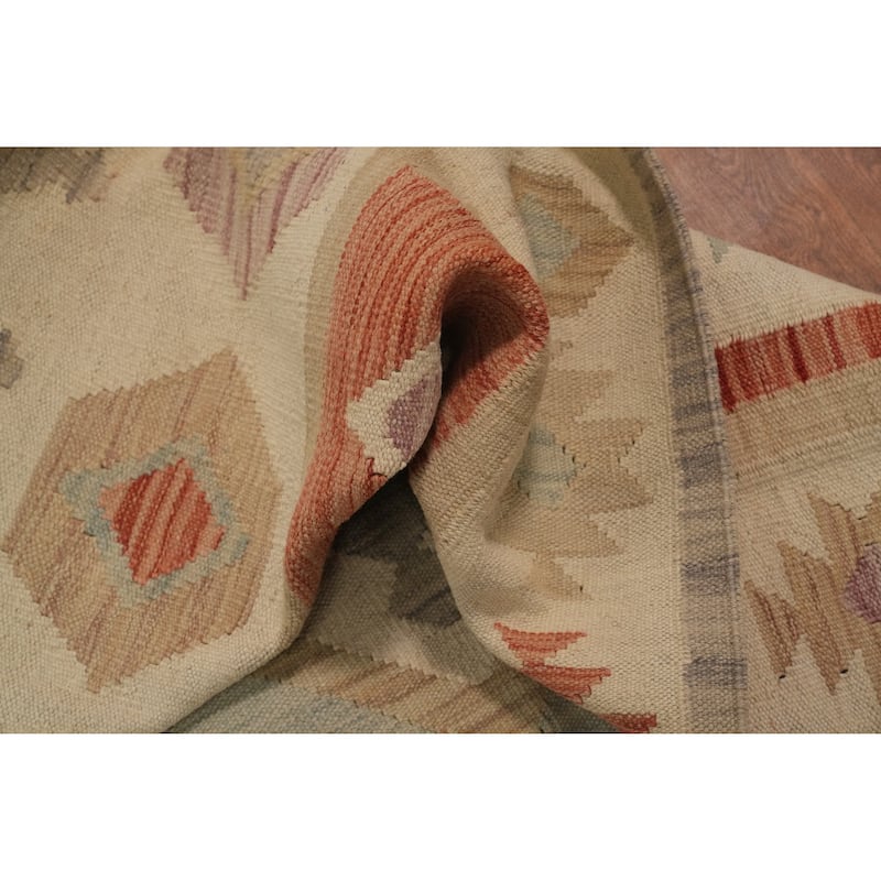 Hand Woven Southwestern Wool Beige Geometric Area Rug - 5' 9'' X 4' 0''