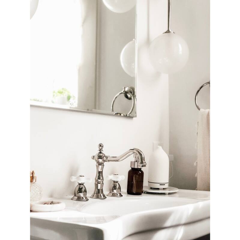 Kingston Brass Heritage 8 in. Widespread Bathroom Faucet