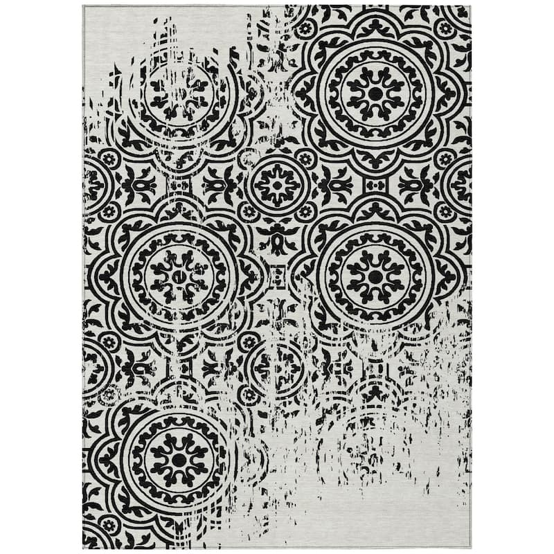 HomeRoots Medallion Transitional Rectangle Outdoor Rug