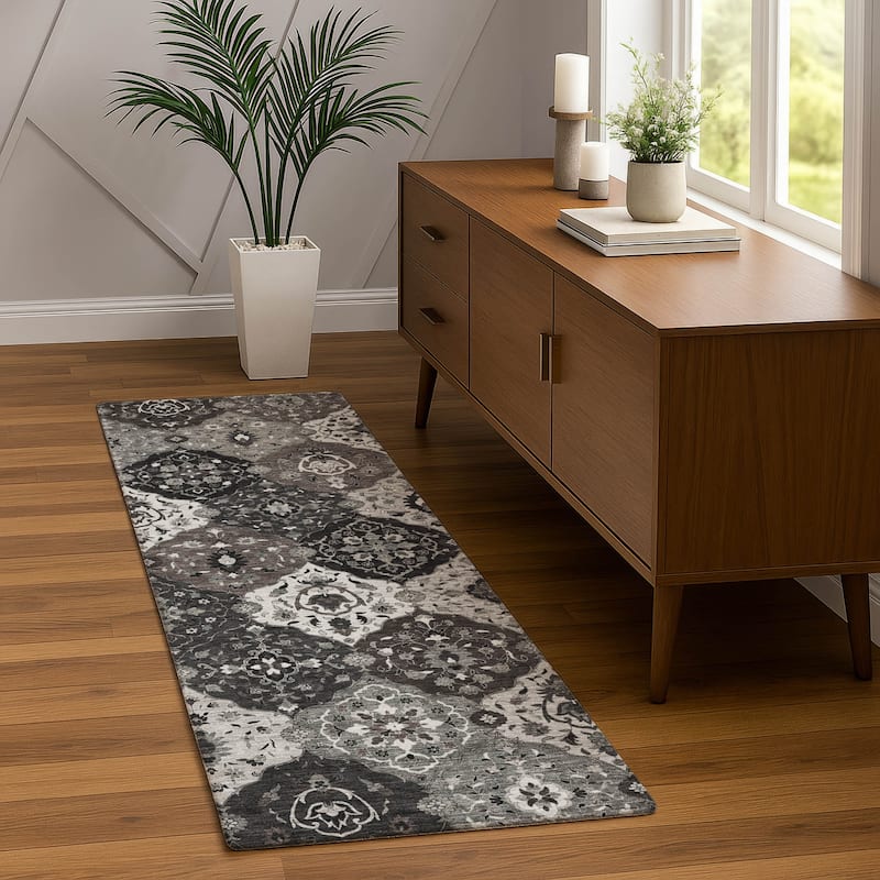 Machine Washable Indoor/ Outdoor Traditional Panel Chantille Rug