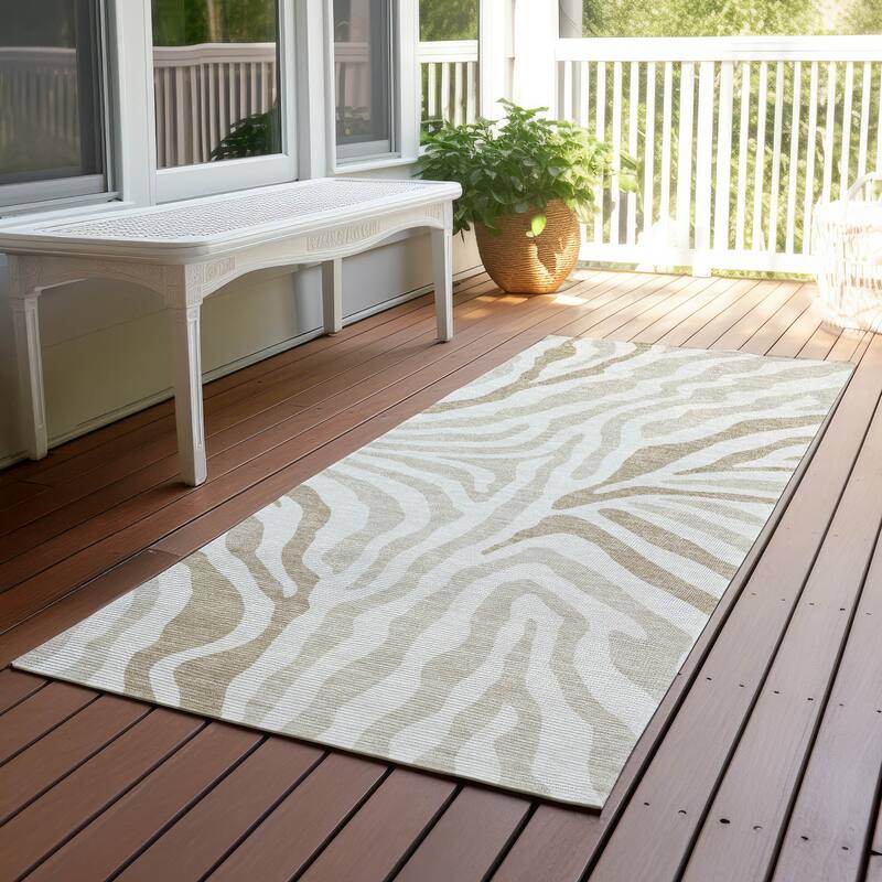 Machine Washable Indoor/ Outdoor Modern Prints Chantille Rug - Ivory - 2'3" x 7'6"