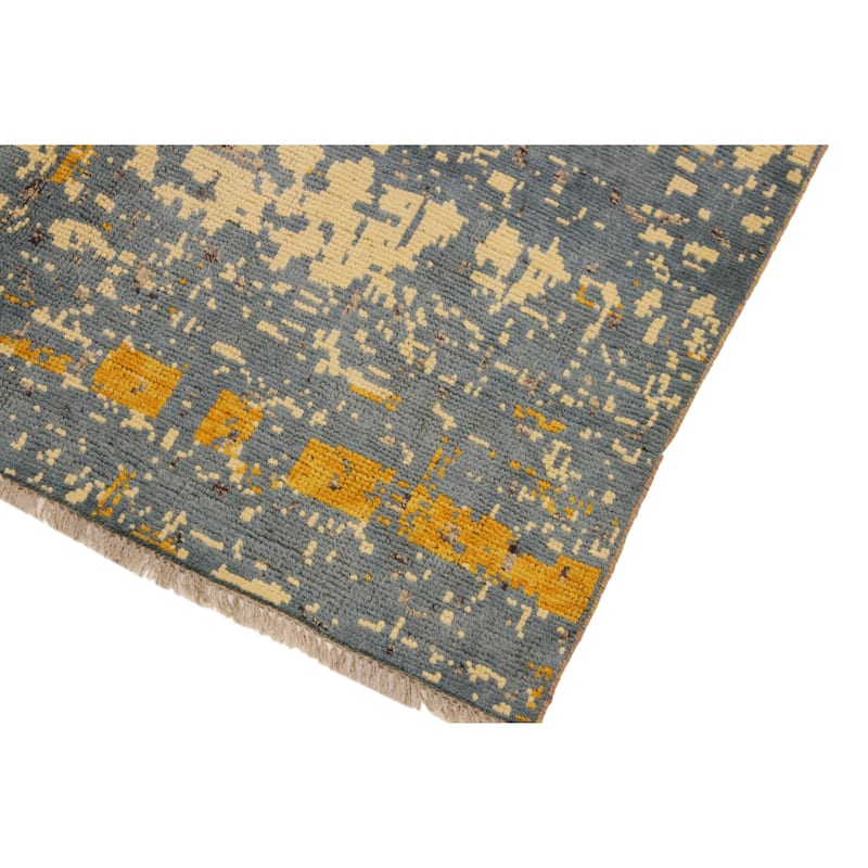Shabby Chic Balochi Nava Blue/Beige Hand Knotted Wool Rug - 4'11'' x 6'5''