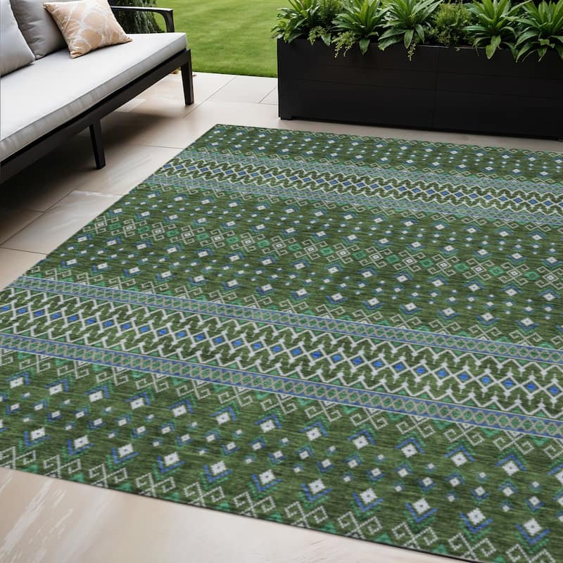 HomeRoots Tribal Transitional Rectangle Outdoor Rug - 5' X 8'