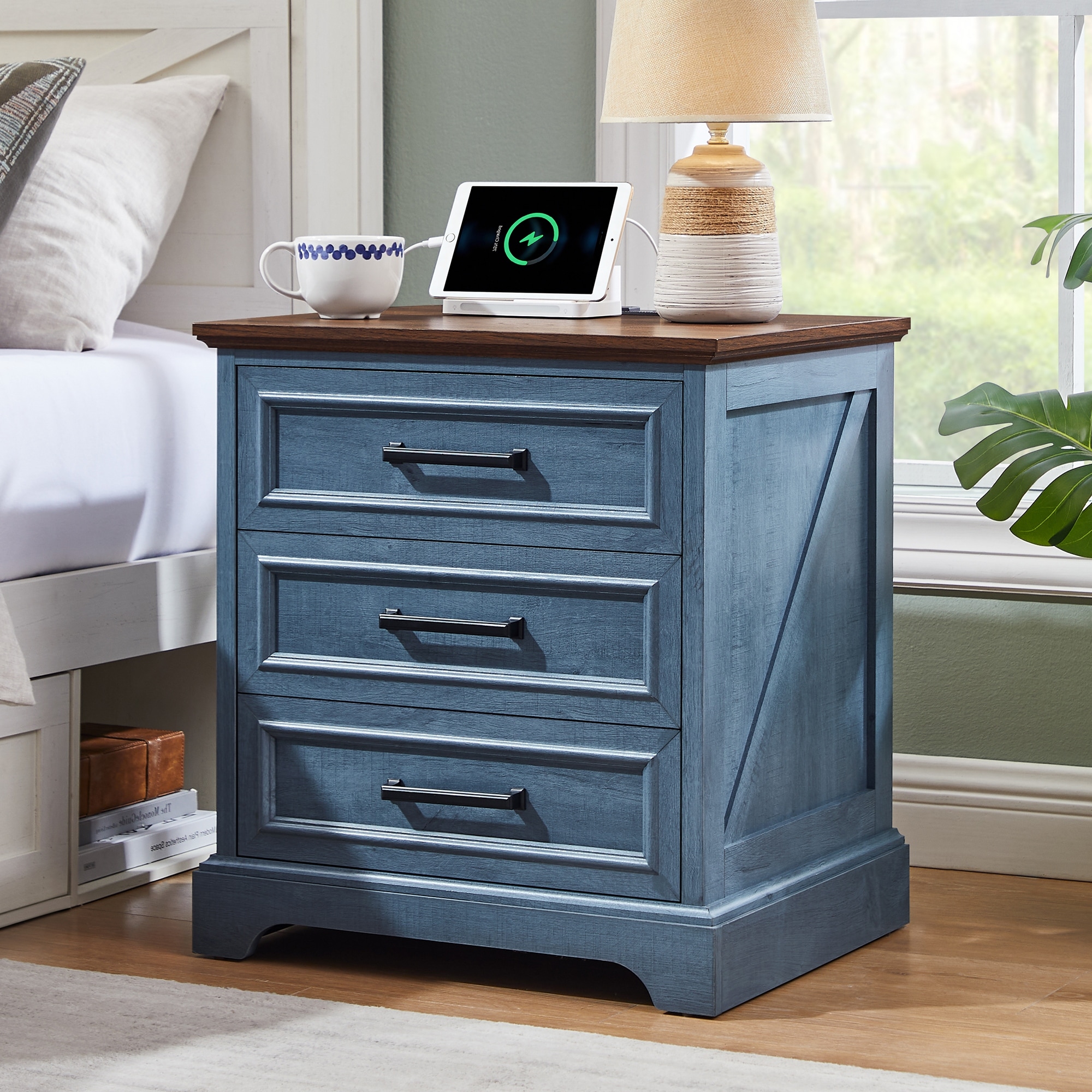 Farmhouse-3-Drawer-Nightstand,