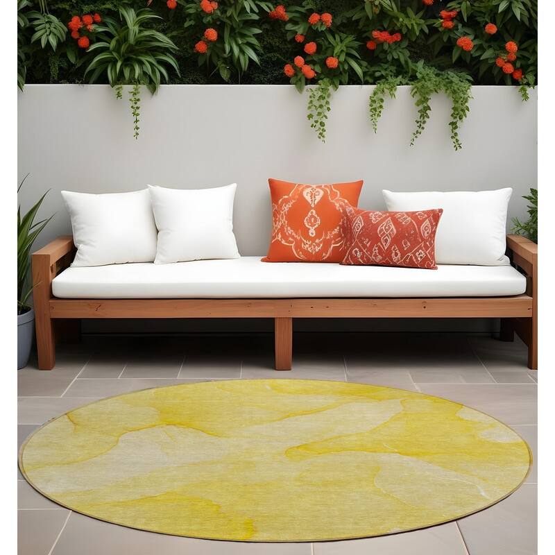 Dax Modern Art-Inspired Weather Resistant Blended Style Outdoor Rug - 8' Round - Gold