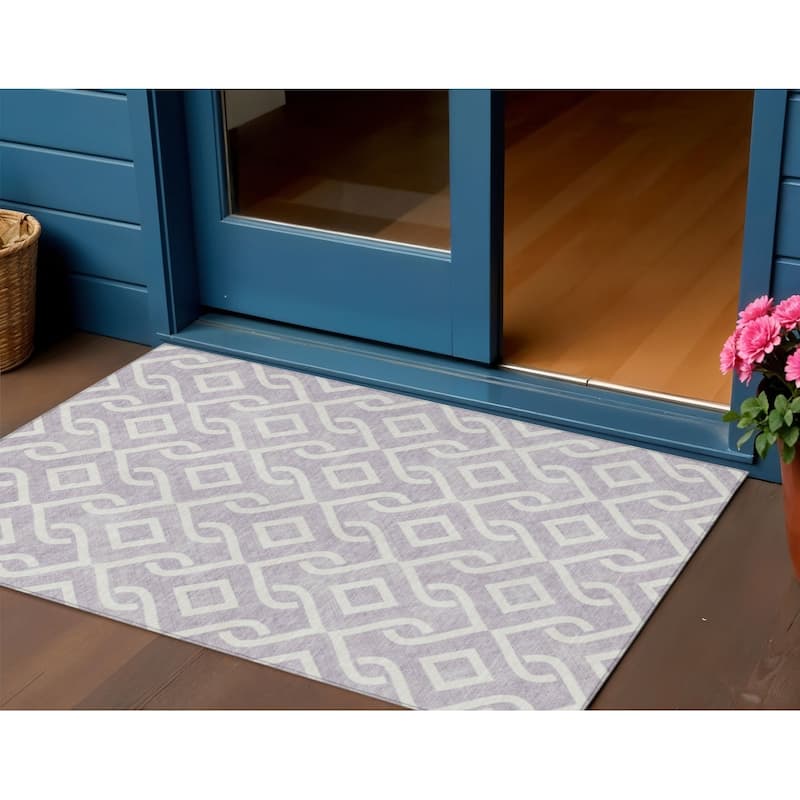 HomeRoots Geometric Transitional Rectangle Outdoor Rug - 3' x 5'