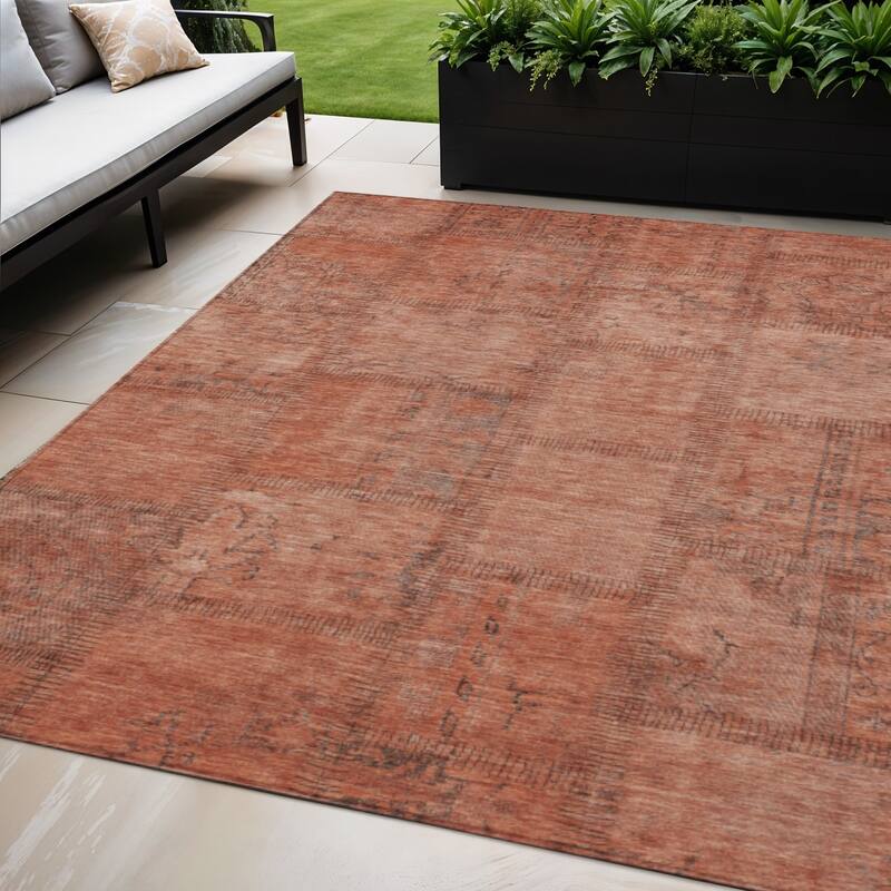 HomeRoots Patchwork Transitional Rectangle Outdoor Rug - 5' X 8'