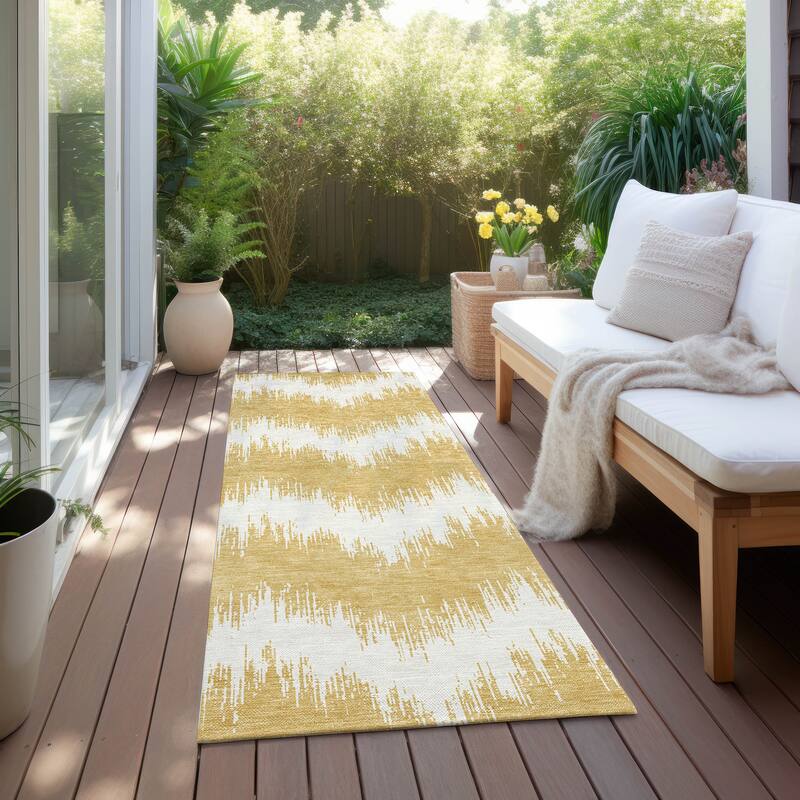 Machine Washable Indoor/ Outdoor Chantille Modern Chevron Rug - Gold - 2'3" x 7'6"
