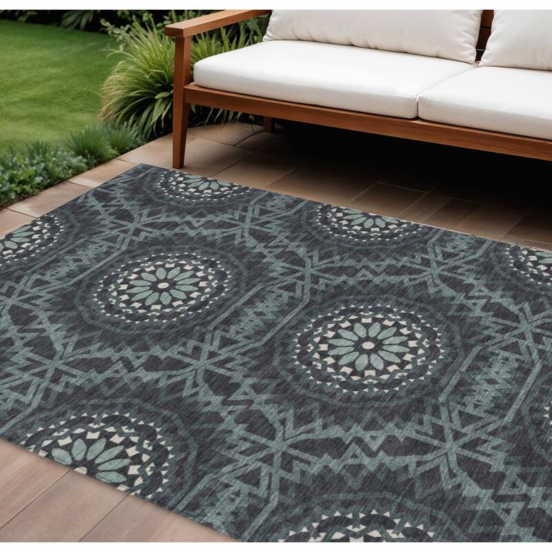 HomeRoots Floral Medallion Transitional Rectangle Outdoor Rug - 9' X 12'