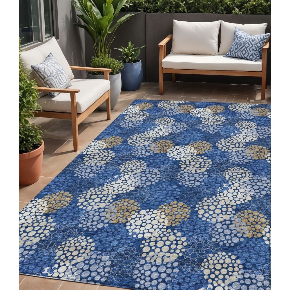 HomeRoots Polka Dot Transitional Rectangle Outdoor Rug