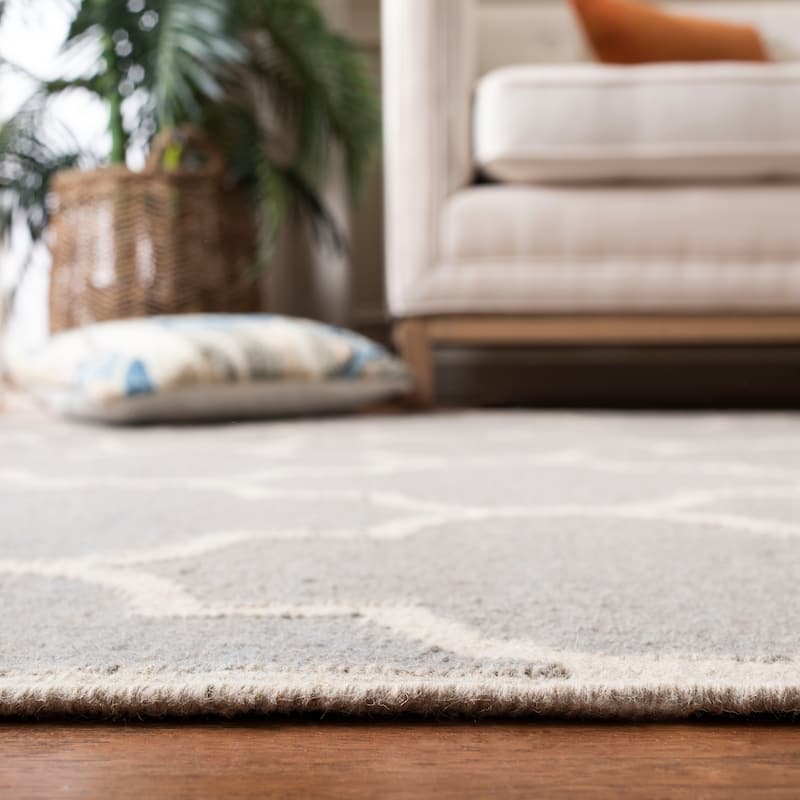 SAFAVIEH Handmade Flatweave Dhurries Anniina Modern Moroccan Wool Rug