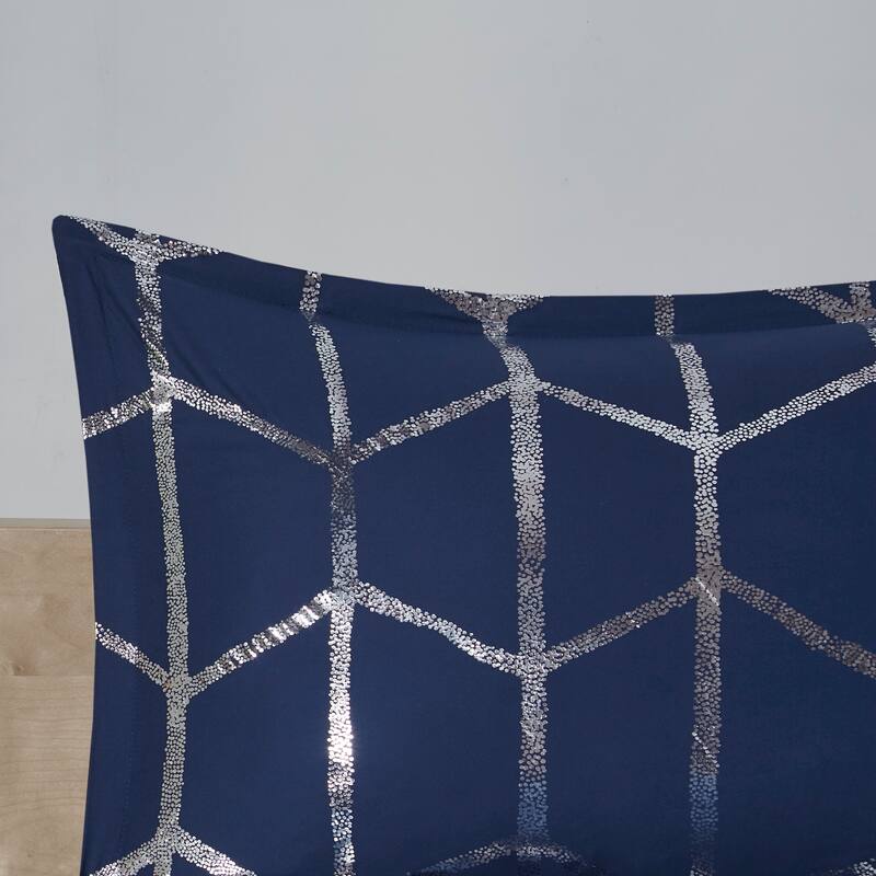 Intelligent Design Khloe Metallic Printed Duvet Cover Set