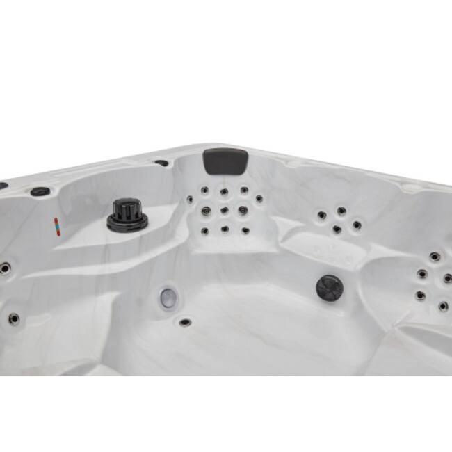 Luxury Spas Denali 7-Person Spa