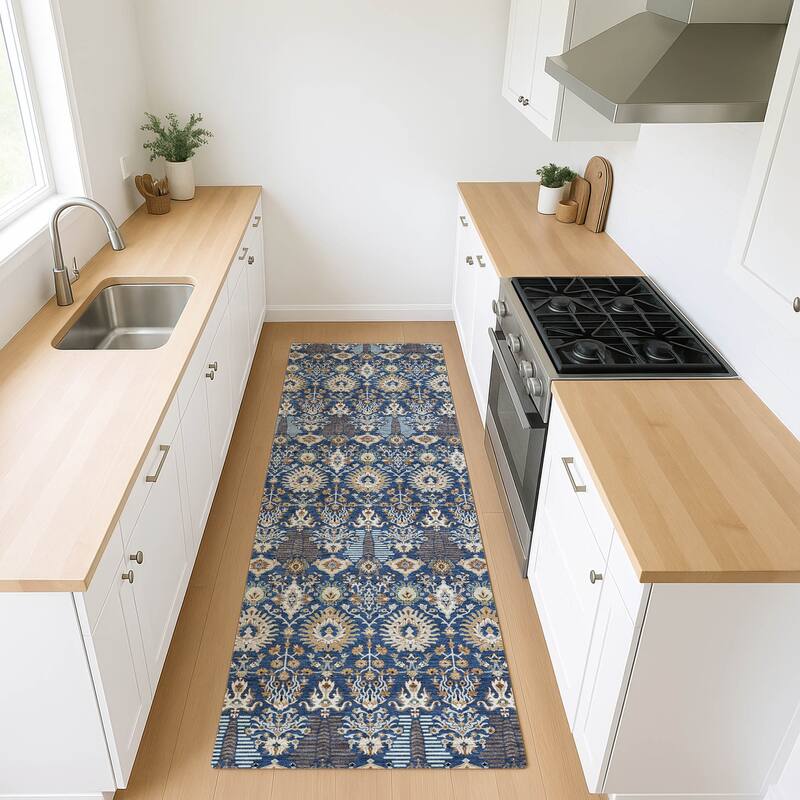 Machine Washable Indoor/ Outdoor Traditional Xander Chantille Rug