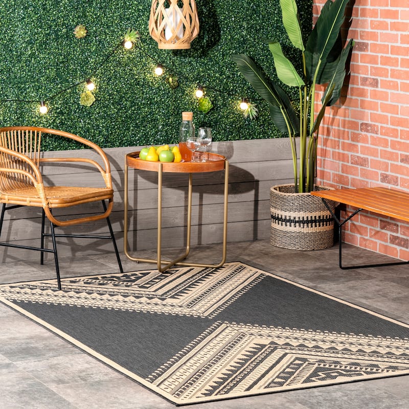 Nuloom Landry Aztec Indoor/Outdoor Area Rug - 5' x 8' - Charcoal