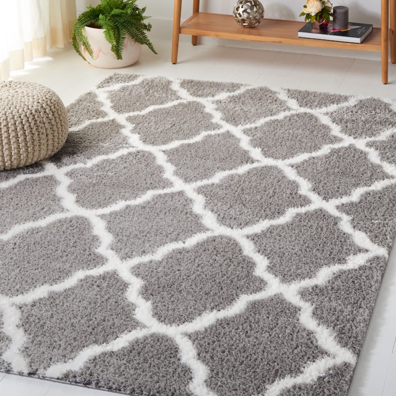 SAFAVIEH Tahoe Shag Etha Trellis 1.2-inch Thick Rug - 6'7" Square - Grey/White