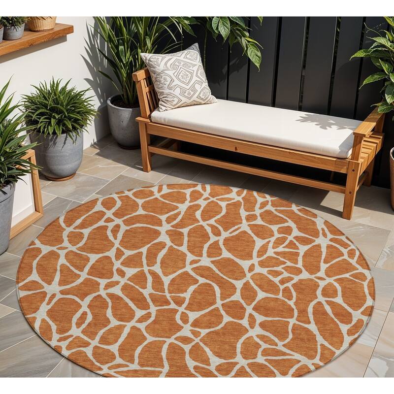 HomeRoots Geometric Transitional Rectangle Outdoor Rug - 8' Round