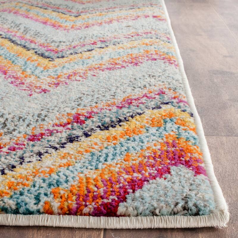 SAFAVIEH Monaco Nette Chevron Distressed Rug