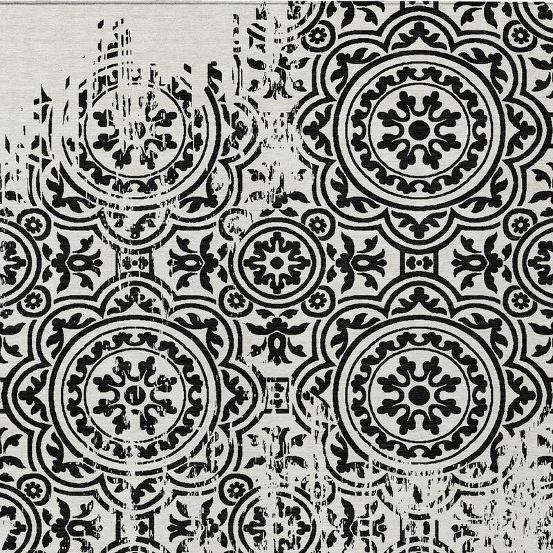 HomeRoots Medallion Transitional Rectangle Outdoor Rug