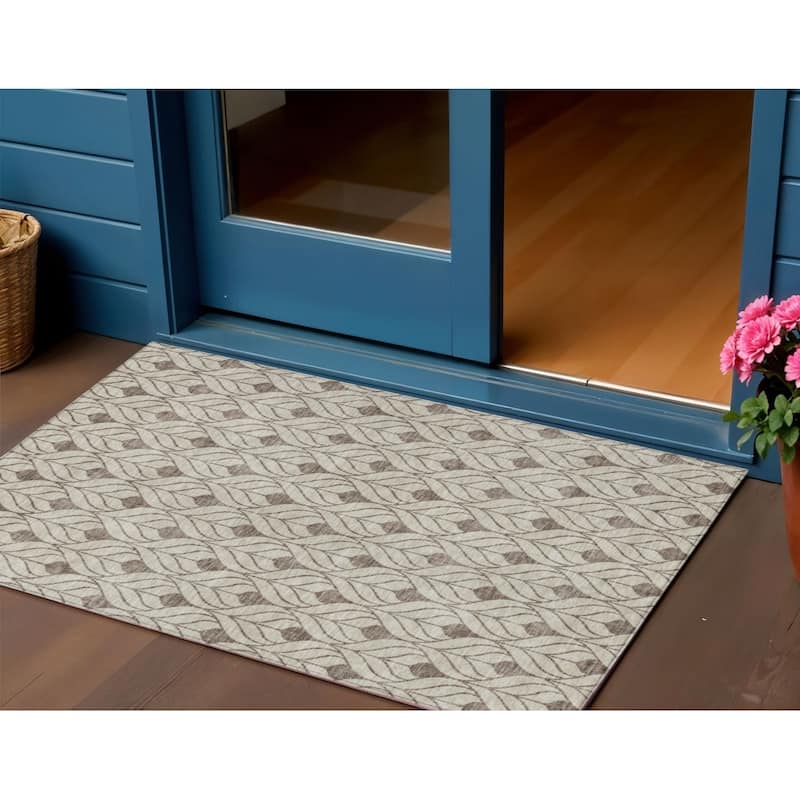 HomeRoots Geometric Transitional Rectangle Outdoor Rug - 3' x 5'