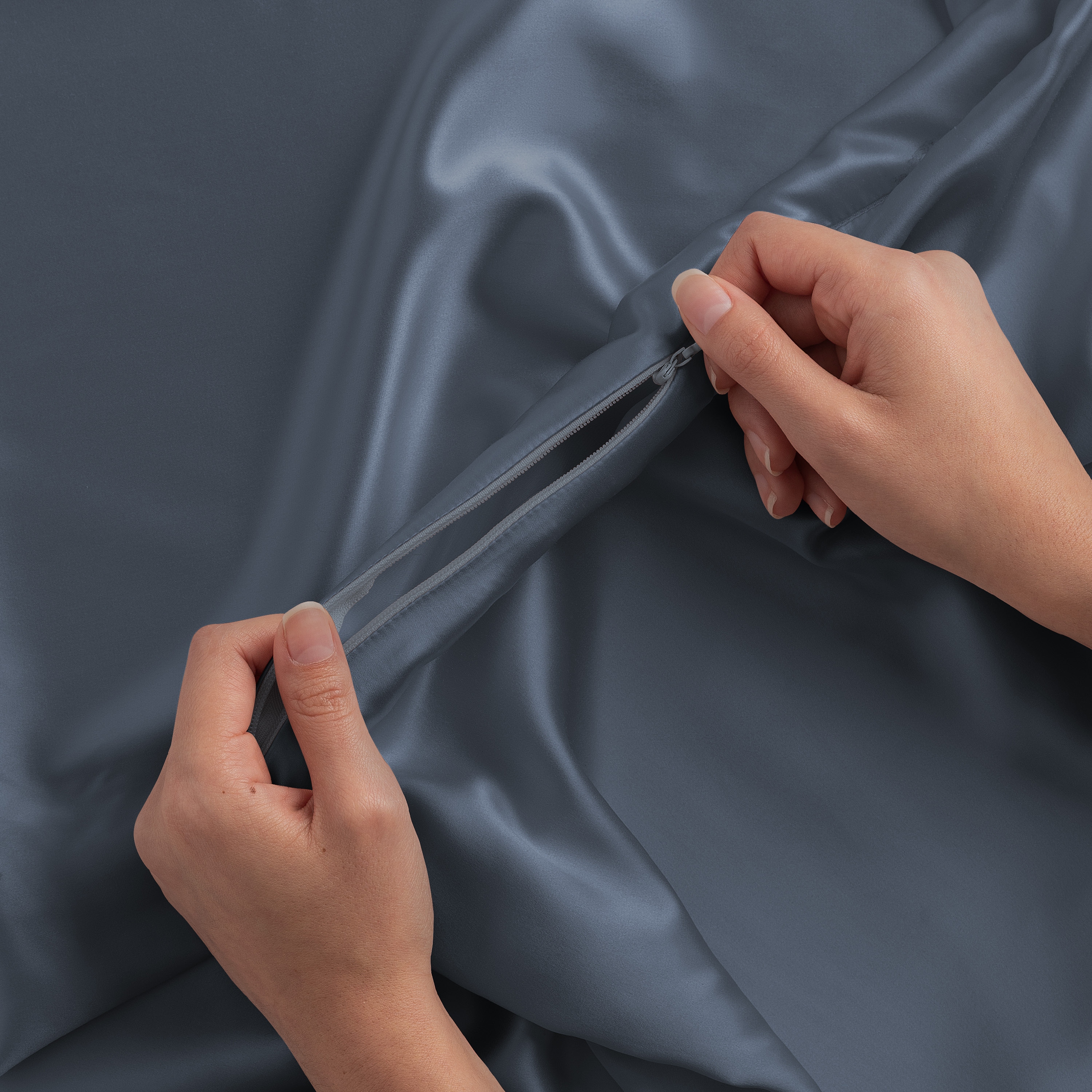 Becky Cameron 100% Mulberry Silk Zippered Pillowcase 2 Piece Set