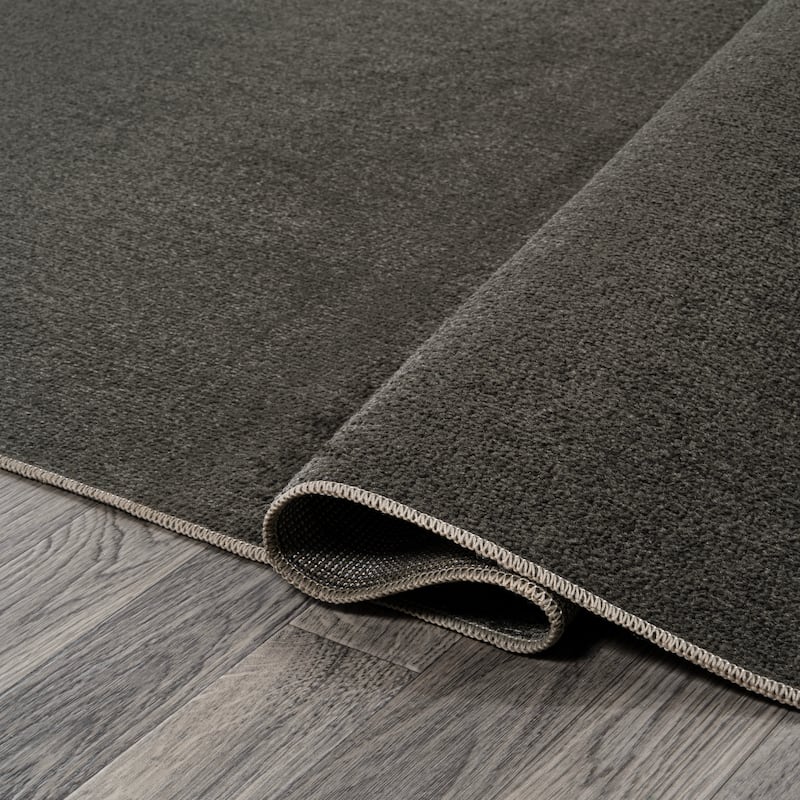 JONATHAN Y Fawning Classic Solid Low-Pile Machine-Washable Terra Area Rug