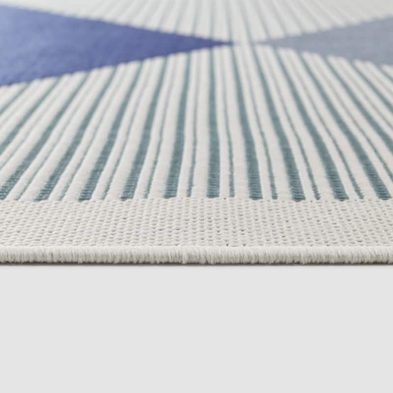 Helidon Modern Geometric Indoor/Outdoor Area Rug