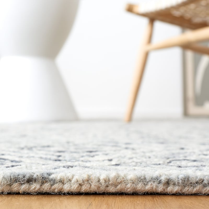SAFAVIEH Handmade Micro-Loop Laszlone Wool Rug