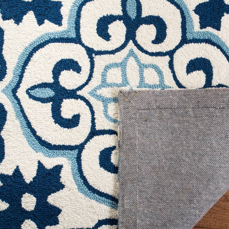 SAFAVIEH Handmade Four Seasons Alberdina Floral Rug