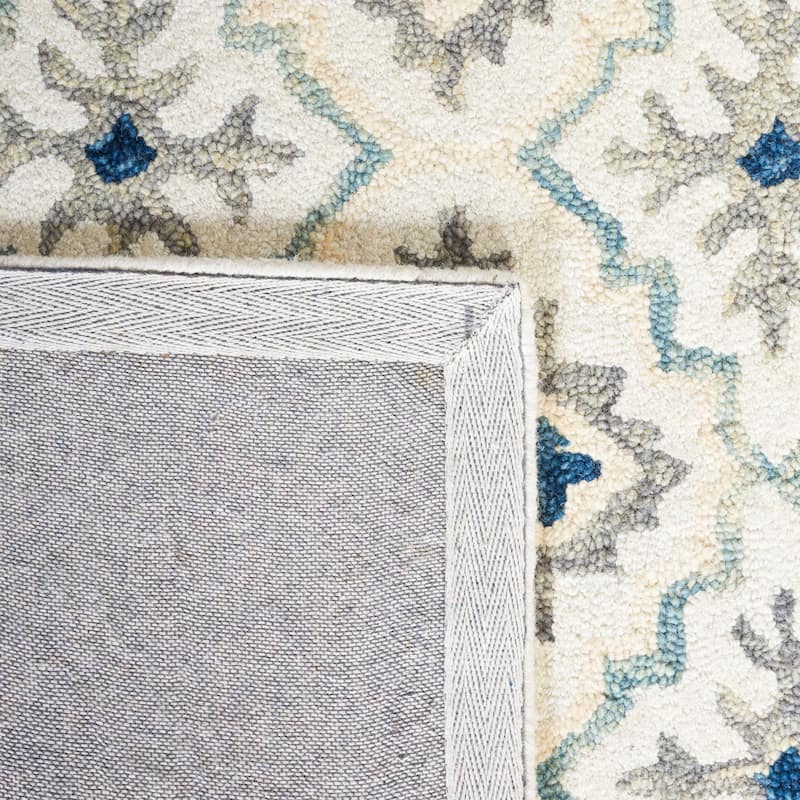 SAFAVIEH Handmade Aspen Nabiha Boho Wool Rug
