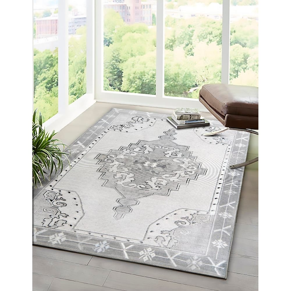Traditional Rine Collection Area Rug