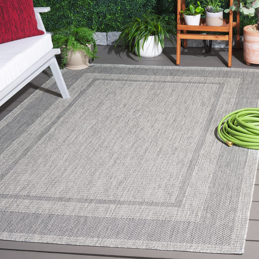 SAFAVIEH Beach House Iuliana Transitional Rug