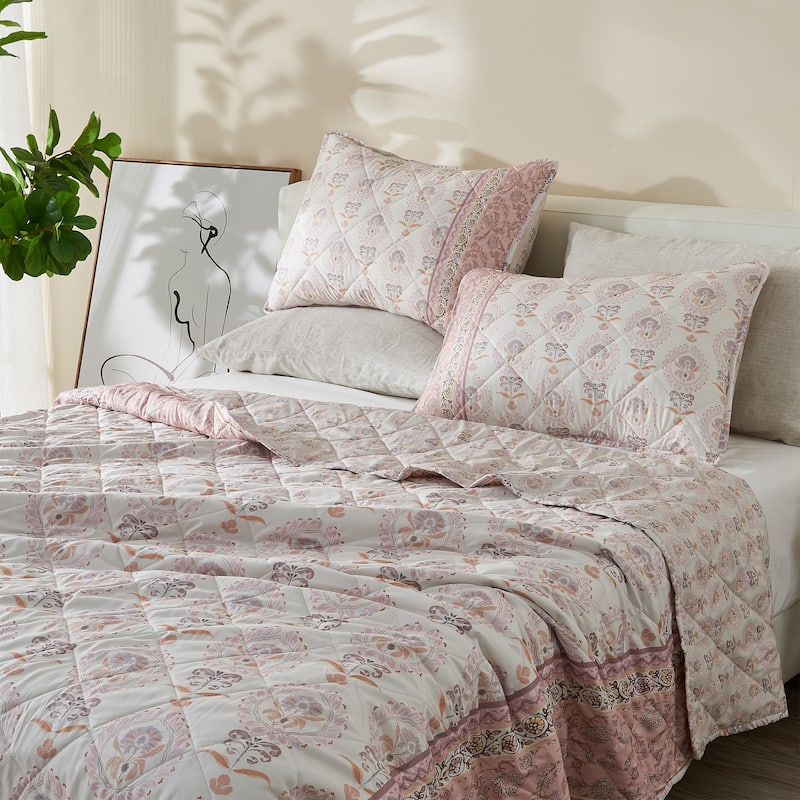 Patina Vie Maison Vintage-Inspired Floral Reversible Quilt Set with Shams