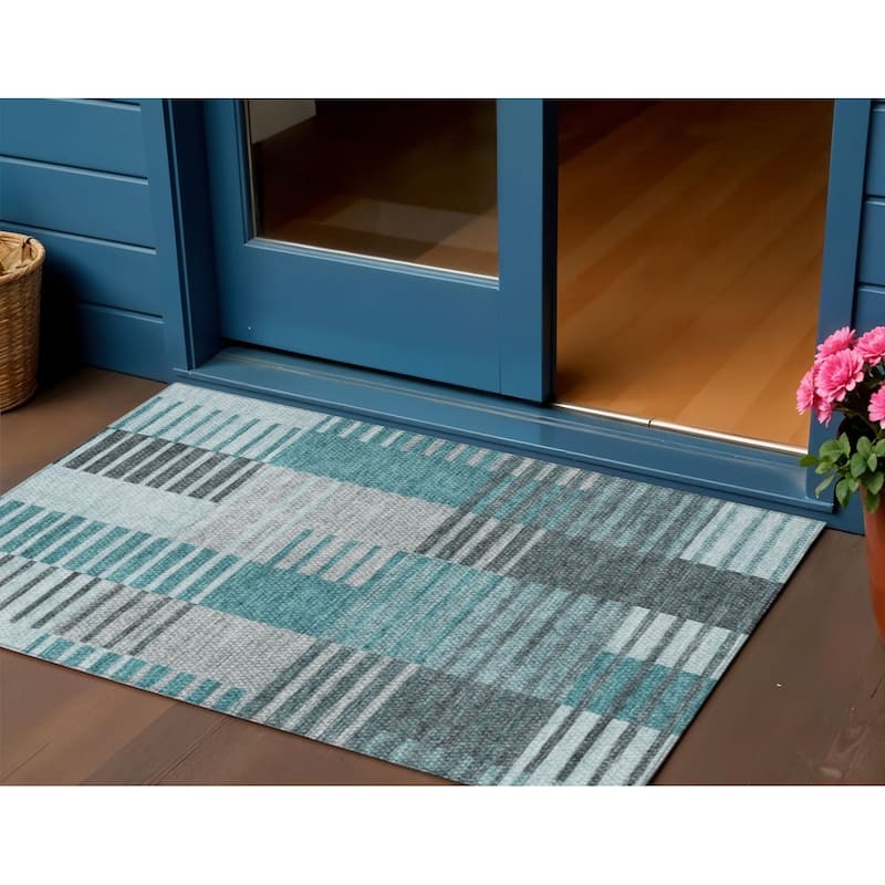 HomeRoots Striped Transitional Rectangle Outdoor Rug - 3' x 5'