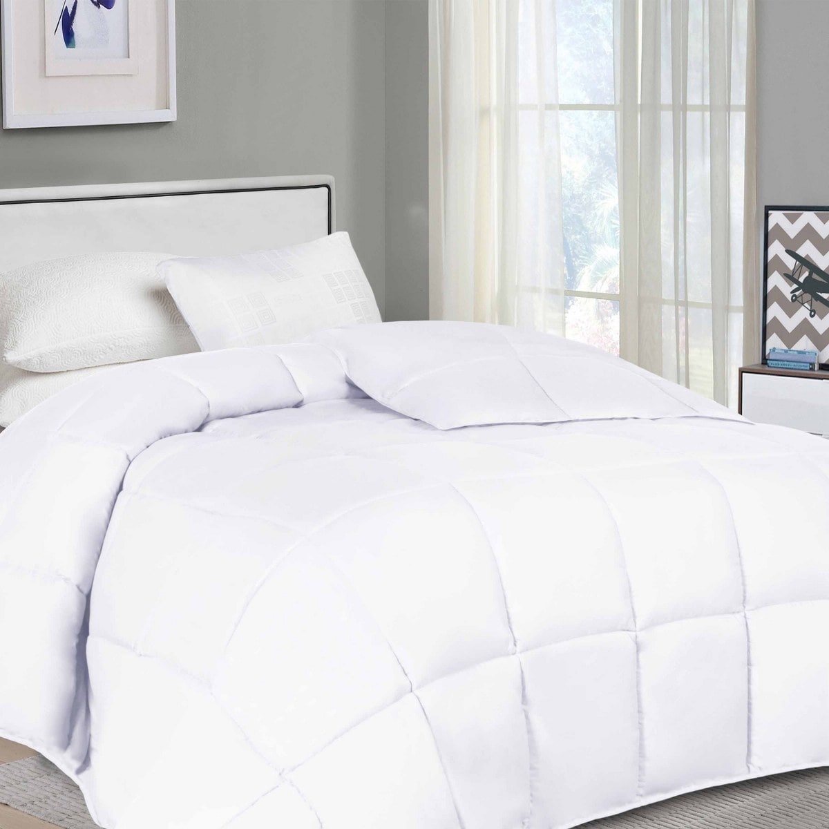 https://ak1.ostkcdn.com/images/products/is/images/direct/0fd1c428746839a6532ba60485055071e70bdebf/Superior-Solid-Comforter-Reversible-Microfiber-Down-Alternative-Bedding.jpg