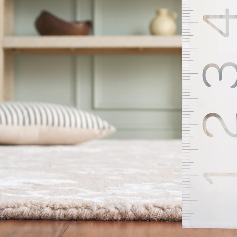 SAFAVIEH Handmade Glamour Hadwiga Wool Rug