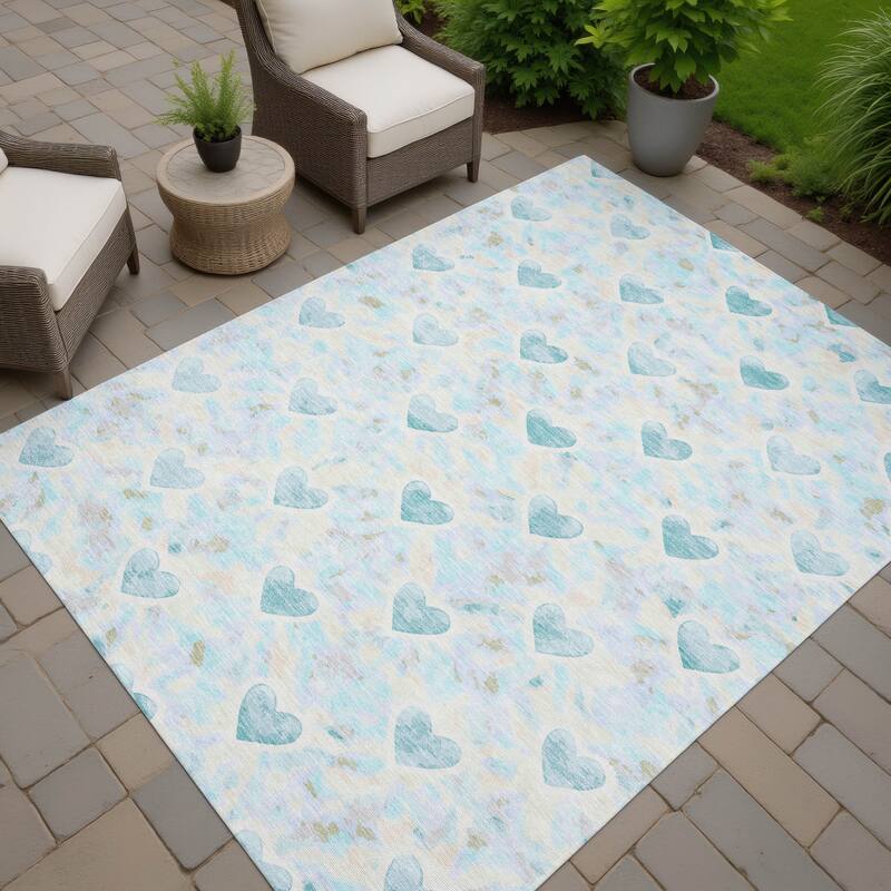 Machine Washable Indoor/ Outdoor Modern Hearts Chantille Rug