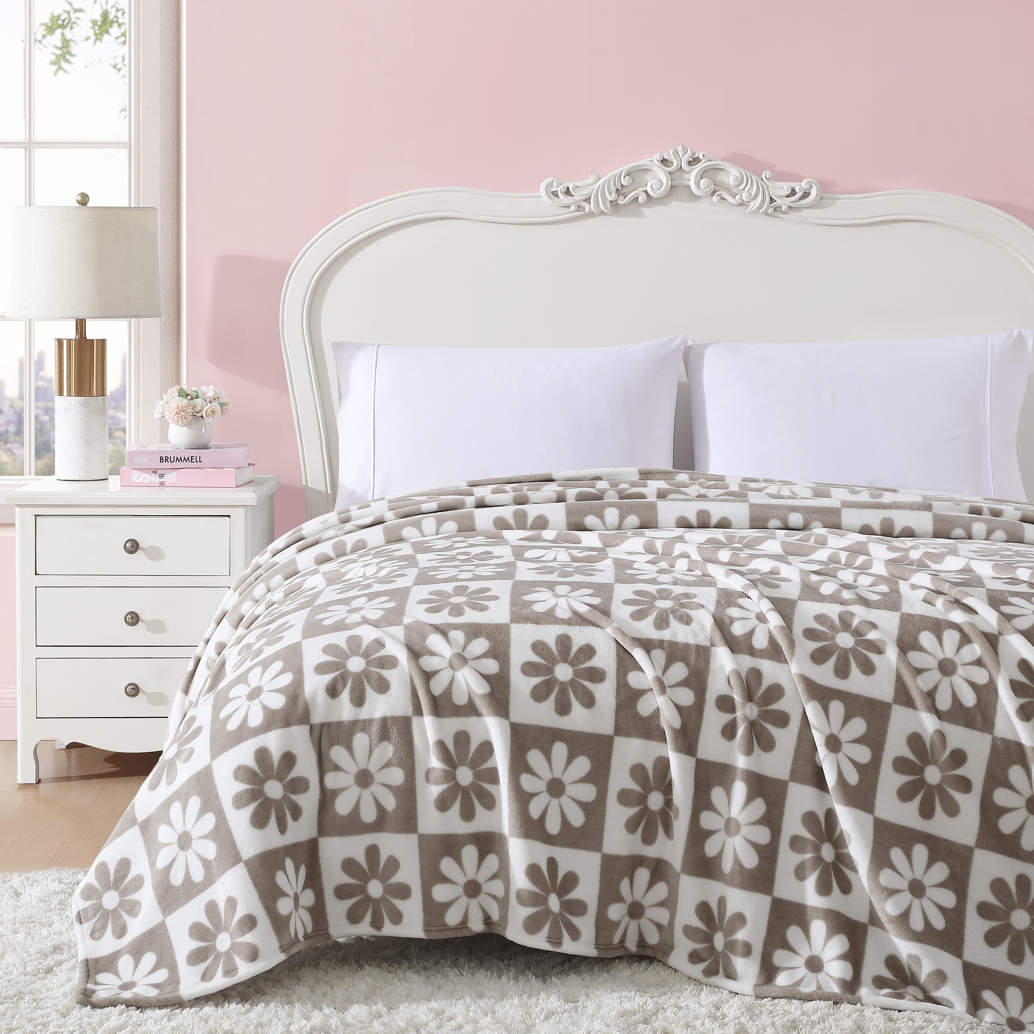 Betsey Johnson Printed Ultra Soft Plush Reversible Blanket Daisy Check Brown Full Queen
