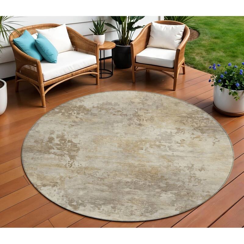 HomeRoots Abstract Transitional Rectangle Outdoor Rug - 8' Round