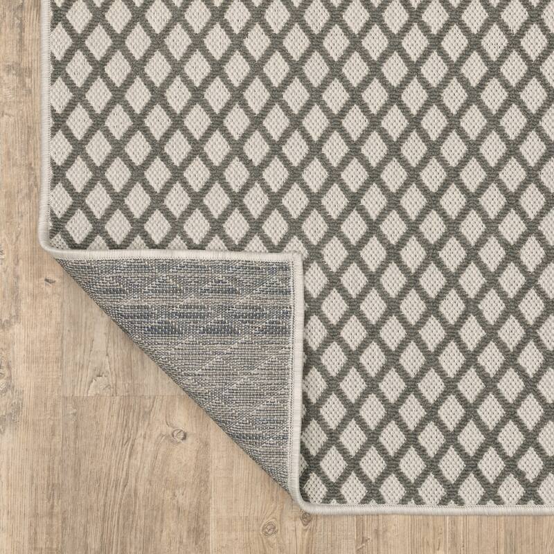 Vista Home Talcot Diamond Relief Gray Indoor/ Outdoor Area Rug
