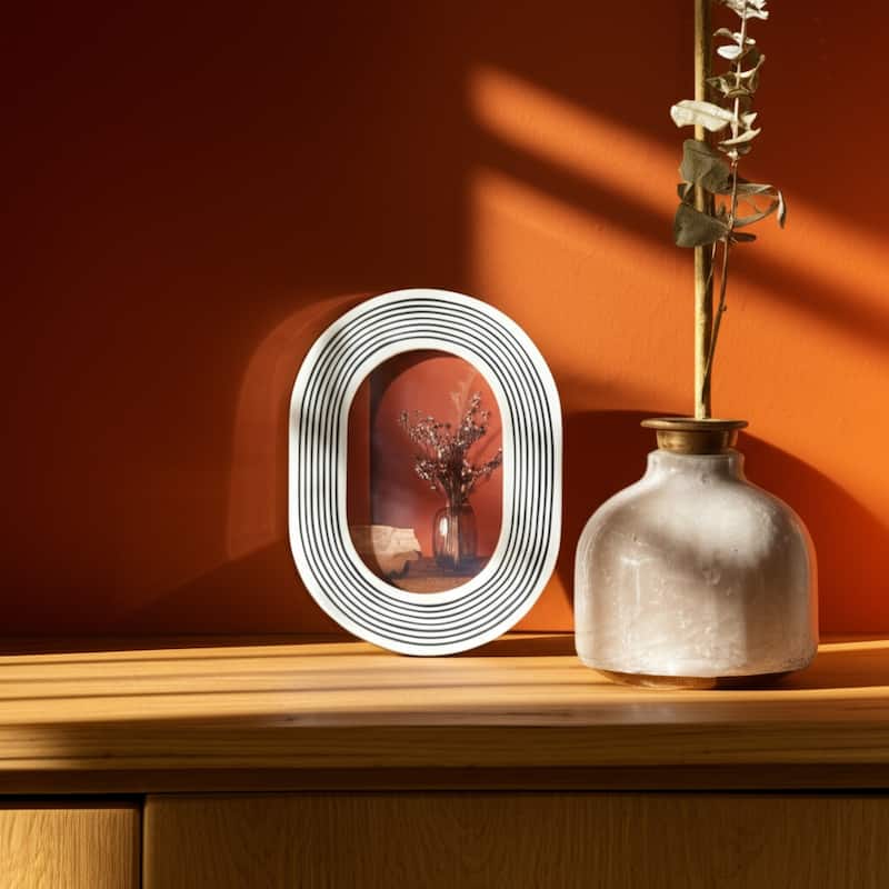 Resin Glass Oval Photo Frame Featuring Striped Detailing Casual Style