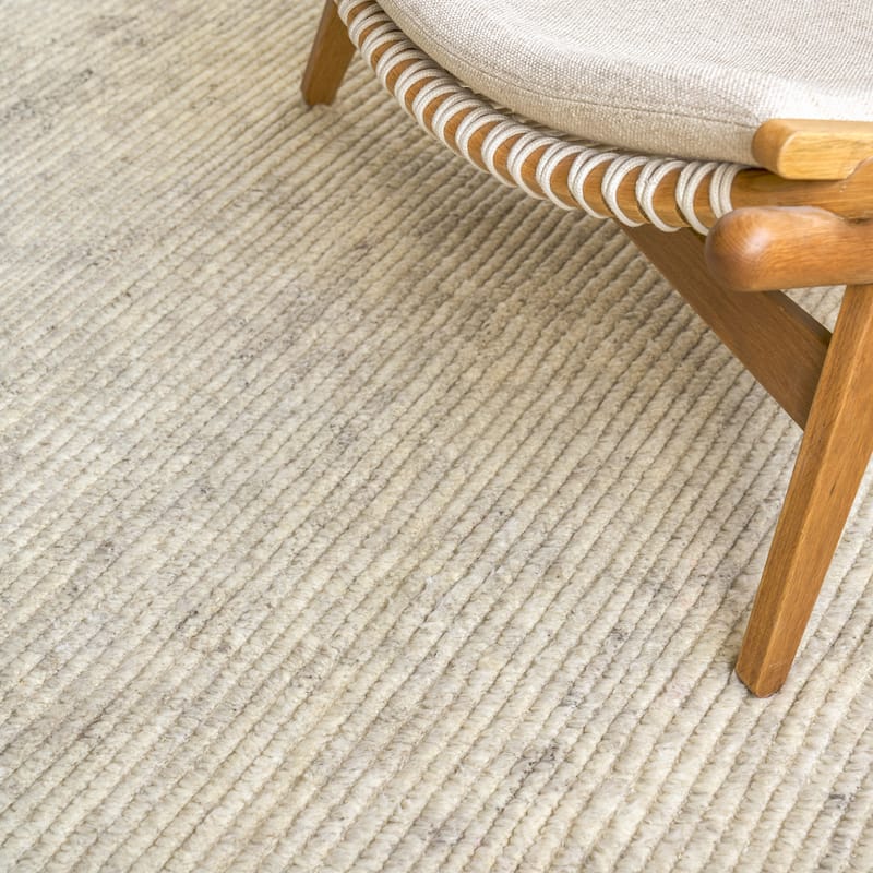 EXQUISITE RUGS Kaza Hand-knotted New Zealand Wool Light Silver/Ivory Area Rug.