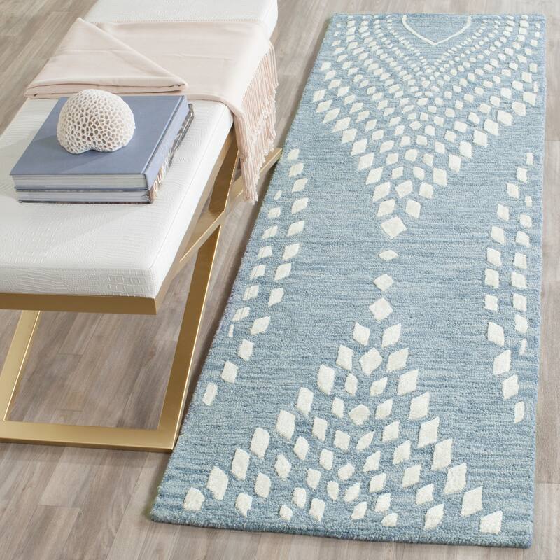 SAFAVIEH Handmade Bella Stacy Modern Floral Wool Rug - 2'3" x 7' Runner - Blue/Ivory