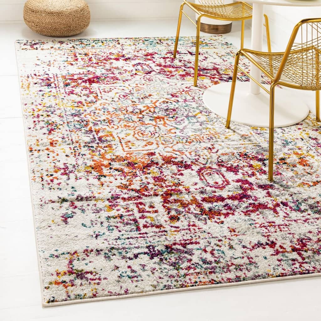 Traditional Brenda Collection Area Rug