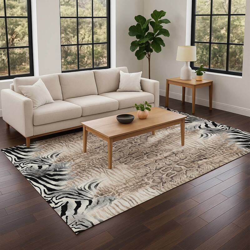 Machine Washable Indoor/ Outdoor Modern Animal Print Chantille Rug
