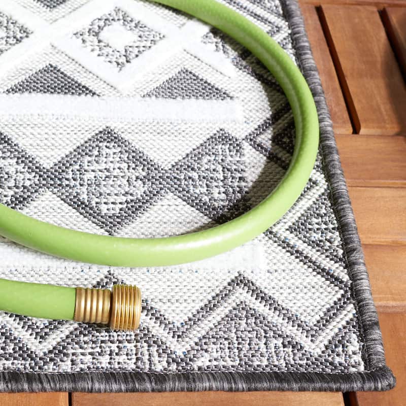 SAFAVIEH Cabana Sadeta Boho Waterproof Patio Backyard Rug