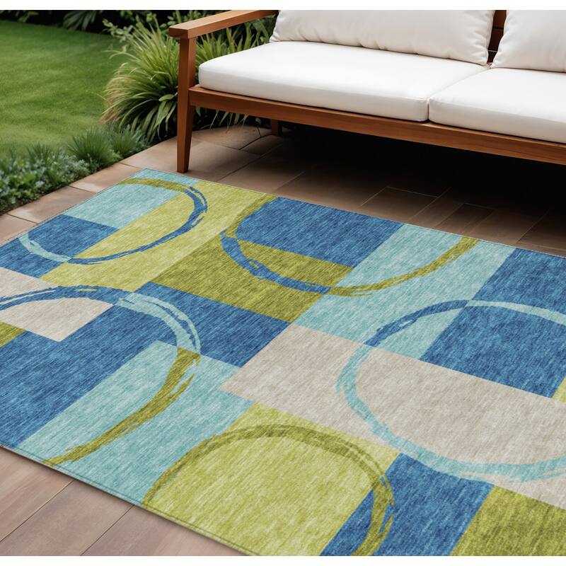 HomeRoots Geometric Modern Rectangle Outdoor Rug - 10' X 14'